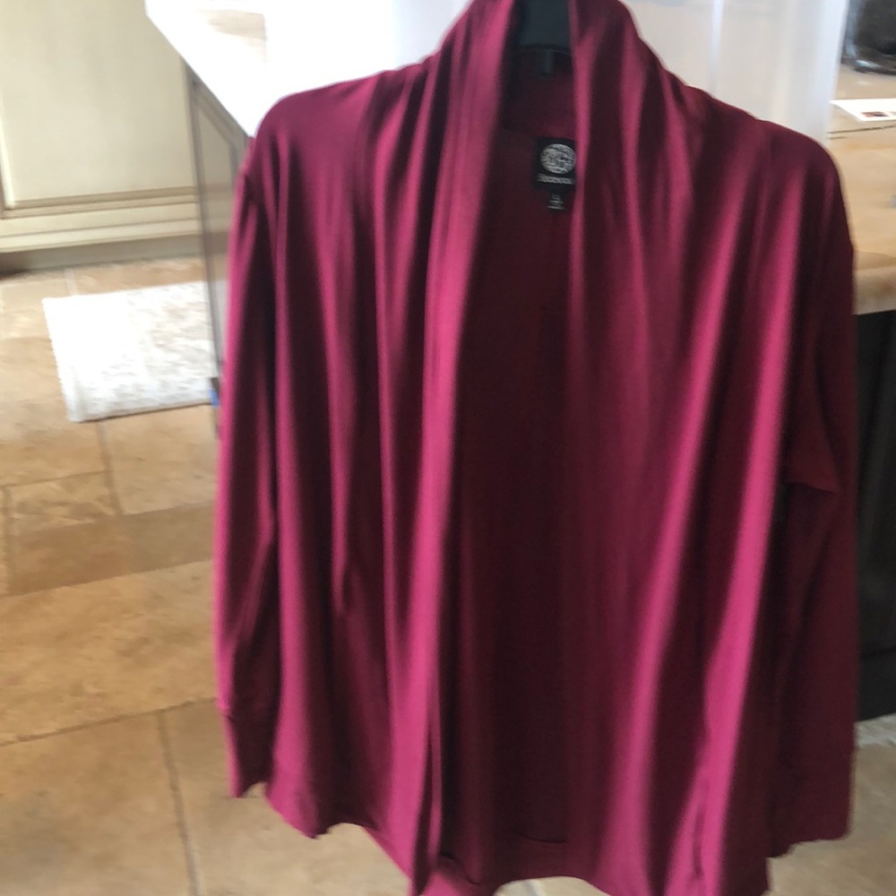 Burgundy topper
